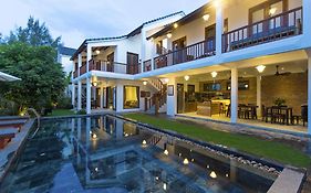 Vina Beach Pool Villas